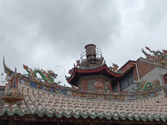 香火超旺的泉州關岳廟