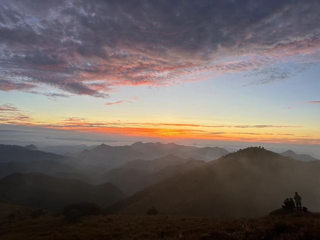 石谷解｜世人皆赴海，唯我獨向山看日落