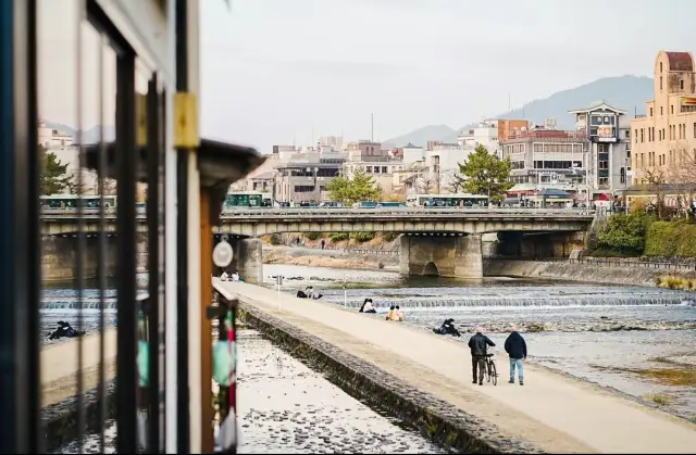 日本での深い旅行では、見逃せない路地探索！