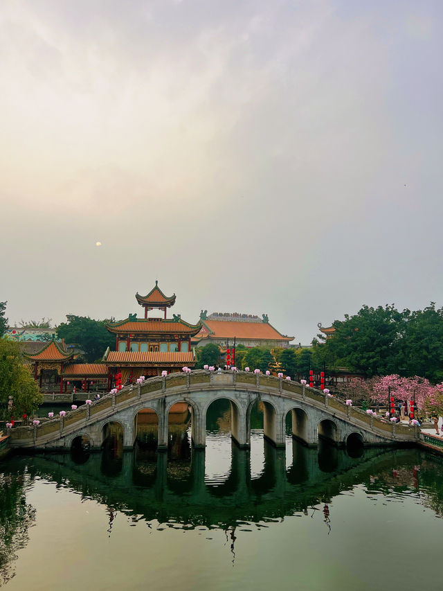 寶墨園櫻花盛開，花朝節夢回唐朝