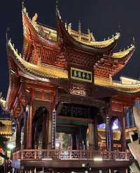 南昌旅遊：萬壽宮歷史文化街的夜色之美與古城韻味