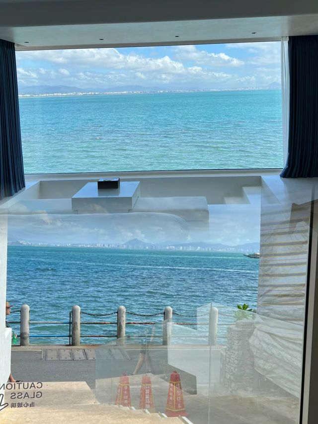 一打開窗戶就能看到大海是什麼感覺