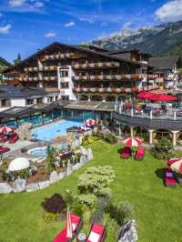 Alpine Escape & Eco-Chic 🌄🏔️💚 #TyrolTreats