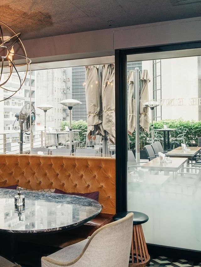 🌟 Hong Kong Hotspot: Luxe Stays & Gourmet Days 🌟