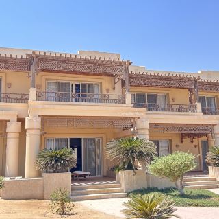 Come to the Sheraton Soma Bay Resort in Hurghada, Egypt, and witness the mesmerizing blue sea.