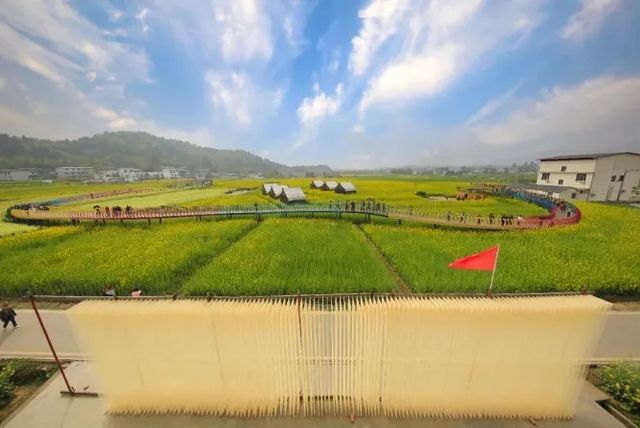 半城山水一座城，中江掛麵村。