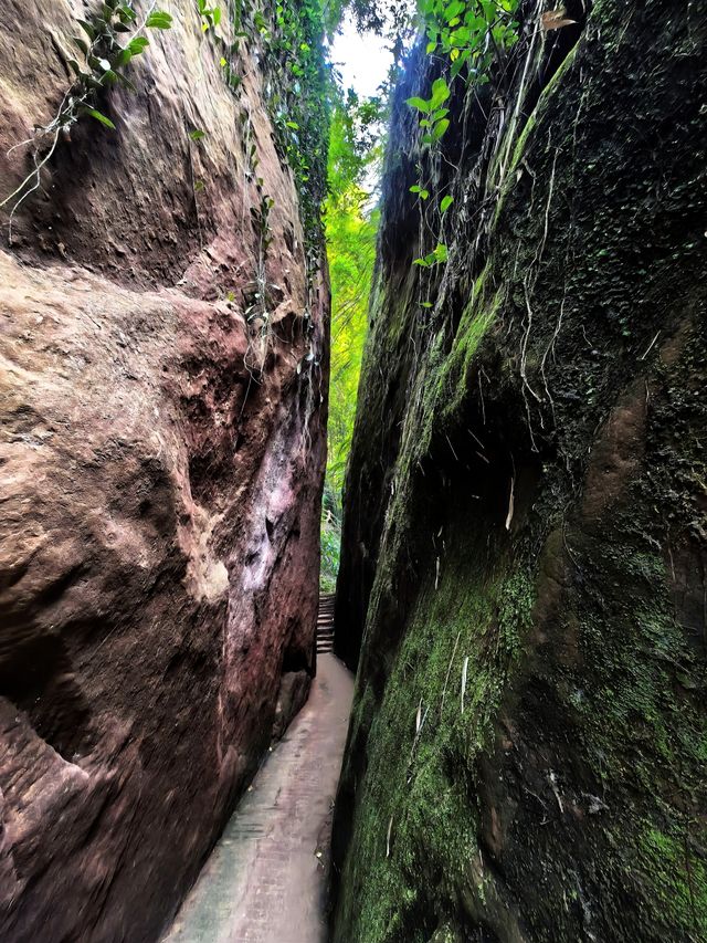 成都眉山｜青神中岩寺｜李白寫詩蘇東坡談愛的地方。