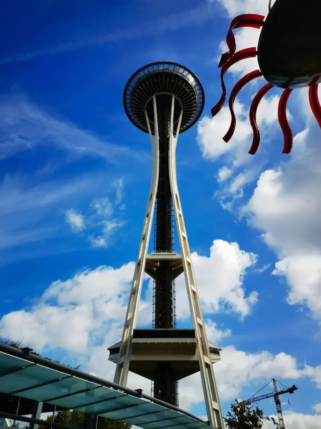 Space Needle: A Landmark Wonder in Seattle