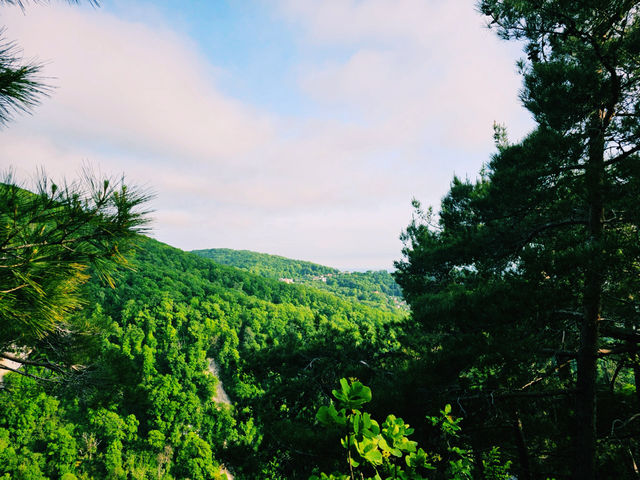 俄羅斯奇觀索契阿洪山旅遊攻略｜探索俄羅斯的美麗山峰。