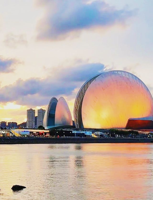 珠海的日出與日落：揭秘這座城市的雙面魅力。
