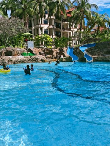 코타키나발루 새해 전야 여행: 풀 호텔 숙박 경험