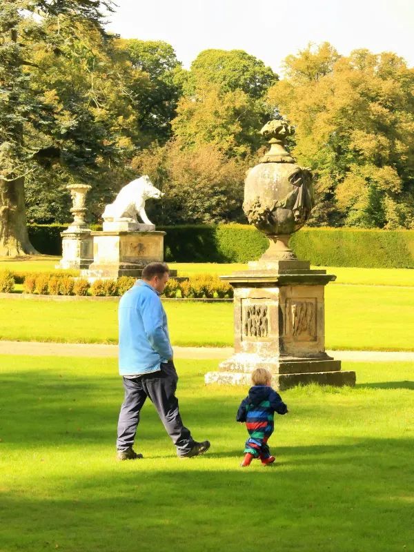 My Life Should Be Spent in Places Like This: Howard Castle 🇬🇧