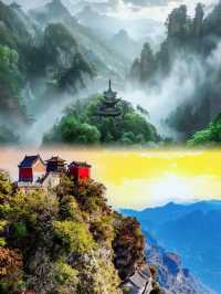 春天嘅武當山，係水墨丹青畫入面嘅仙境