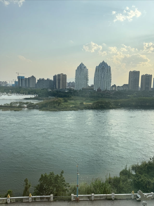 喺版納住咗心心念念嘅江景房