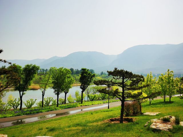 太原旅遊免費又好玩嘅地方-西山疊翠園，美景如畫。