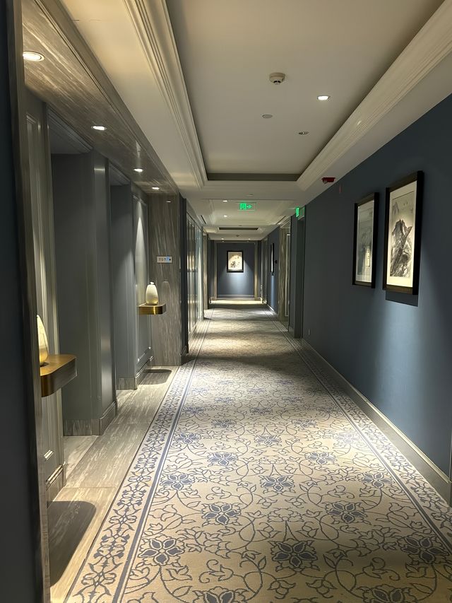 杭州尊藍萬豪酒店入住體驗：江景與品質的交織