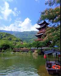 嚟上饒必打卡嘅仙俠世界！望仙谷真係太正喇，懸崖上嘅古村落，夜景靚到窒息～跟住呢條攻略玩，輕鬆ge
