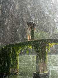 喺紹興東湖我影到太陽雨下嘅江南水鄉！