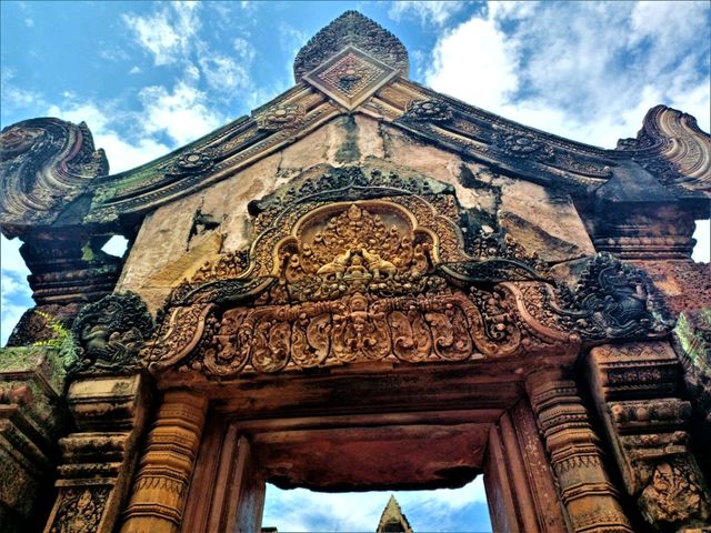 Banteay Srei: Cambodia's Exquisite Temple Masterpiece