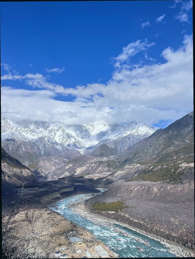 藏地必去日照金山