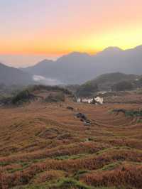 看日出雲海、逛古寨，拍照拍到內存滿