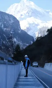 11月底，週末去海螺溝泡個溫泉