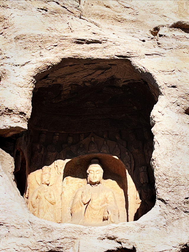 雲岡石窟北魏佛像 被認為是中國雕塑的藝術巔峰之作