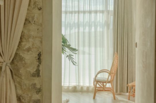 바다와의 약속, 민박의 놀라움을 만나다