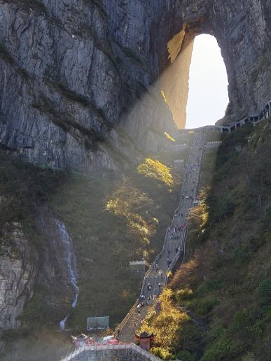 Tianmen Mountain｜A rendezvous in the clouds, leaving the earthly