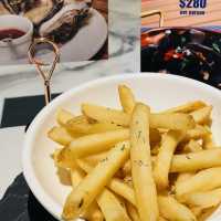 LAB EAT Restaurant and Bar 