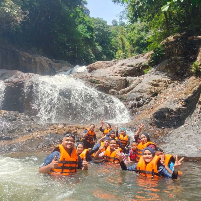 Tasik Kenyir: Escape to Nature