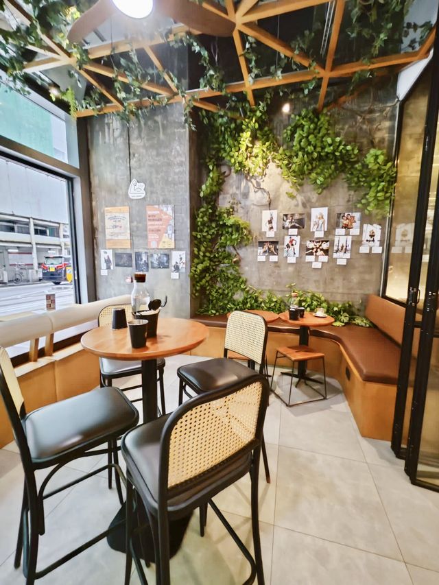 輕工業風cafe🫶🏻 悠閒嘆Açai Bowl