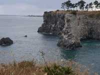 The lonely rock by the beach, Oedolgae
