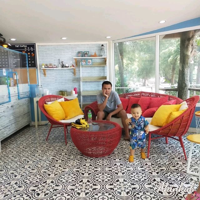 คาเฟ่ริมทะเล สัตหีบ