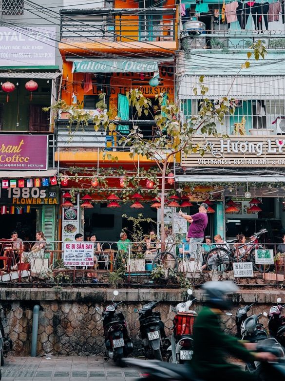 Hanoi’s Train Street, Vietnam 🇻🇳 