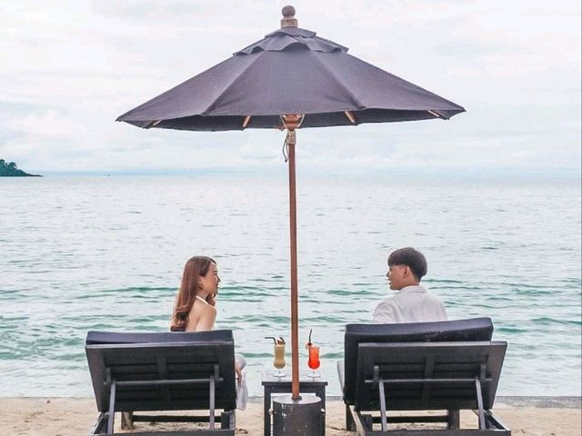 ที่พักสวยปิ๊งค์ พร้อมสวนน้ำ สไลเดอร์ยักษ์ บรรยากาศโคตรฟิน
