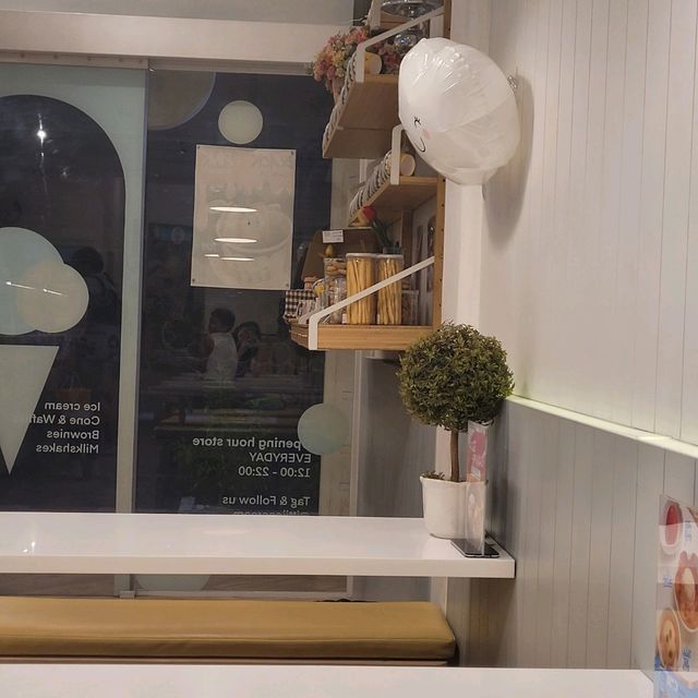 คลายร้อนกันที่ ร้าน “Itti Homemade Ice cream" 🌞🍨❄️