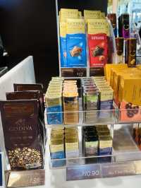 ⭐️Godiva Chocolatier⭐️✨…Bugis Junction
