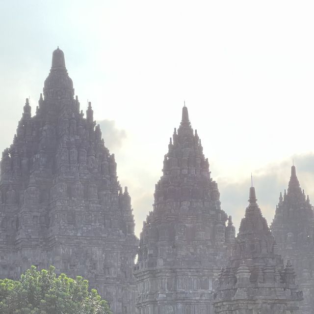 A temple with 240 temples inside? Come!