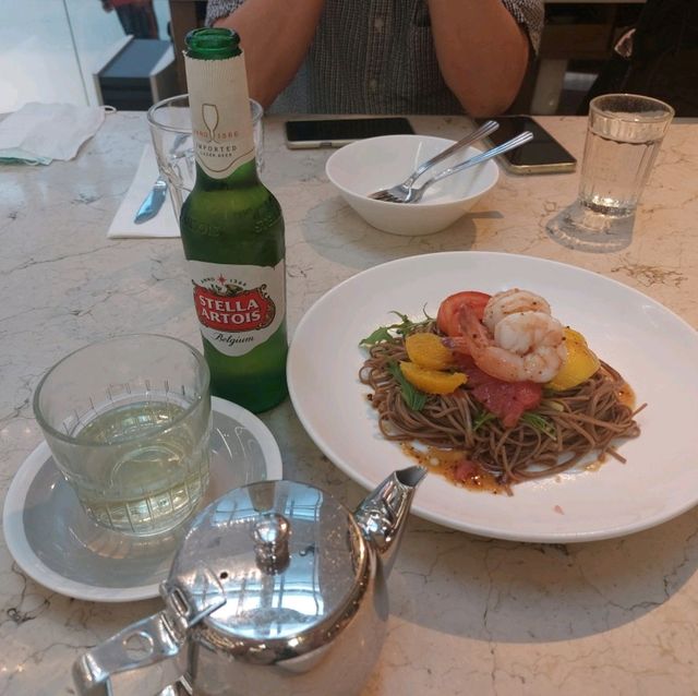 又一城EXP邊吃晚餐邊欣賞溜冰場英姿