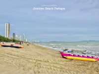 รับลมชมวิว ที่หาดจอมเทียนพัทยา Jomtien Beach 