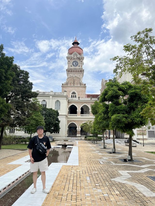 Strolling around Dataran Merdeka !