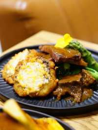 【觀塘 ✦ 🌕空間感大、輕鬆好坐西餐廳🥰🍽️】
