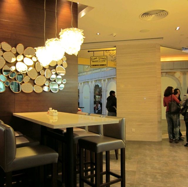 Lord Stow's Portuguese Egg Tarts in Macau