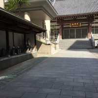 毘沙門天がお出迎え【少林寺】