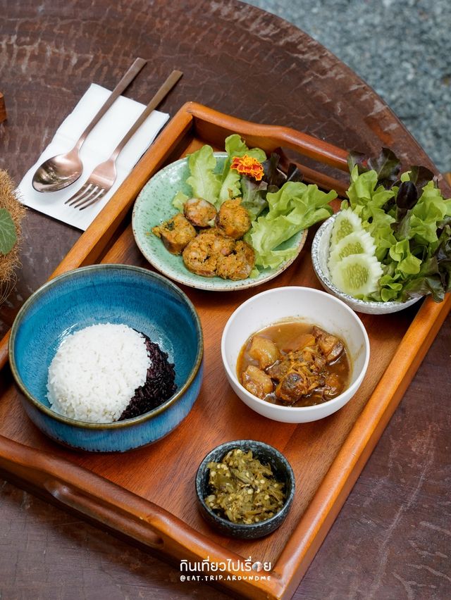 เที่ยวแบบครอบครัวกันที่ 🌿Tamjai - ตามใจคาเฟ่
