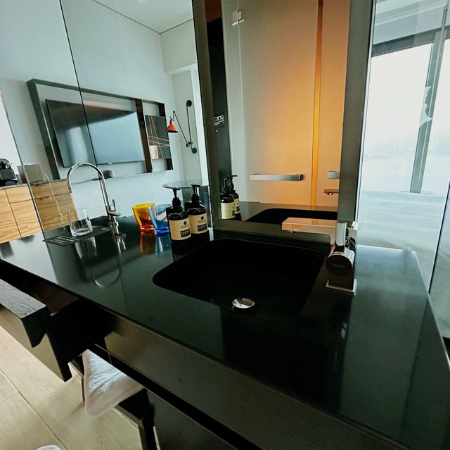 East Hotel - Contemporary Style in Hong Kong