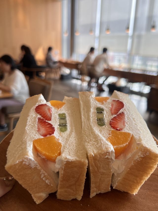 福岡【博多】ふわっふわ食パンのフルーツサンドが食べられるお店🍞🍓
