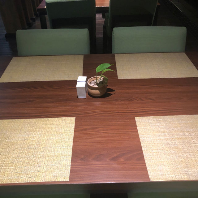 四星級飯店內的浪漫晚餐，兩個人只要七塊錢美金：Paasha Atelier 