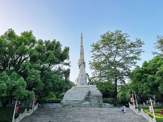 打卡廣州烈士陵園